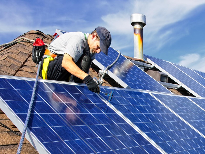 Complete Guide to Solar Installation and maintenance for Homeowners