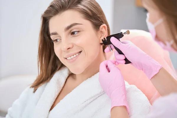 How to Choose the Best Ear Piercing Shops for Safe and Professional Service